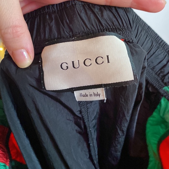 Authentic Gucci waterproof wind breaker pants size medium - Picture 6 of 10